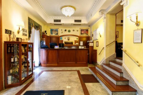  Hotel Stromboli  Рим